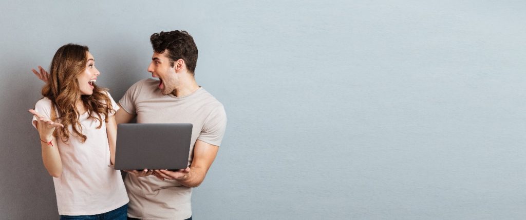 Couple happy after see the Hotel room price